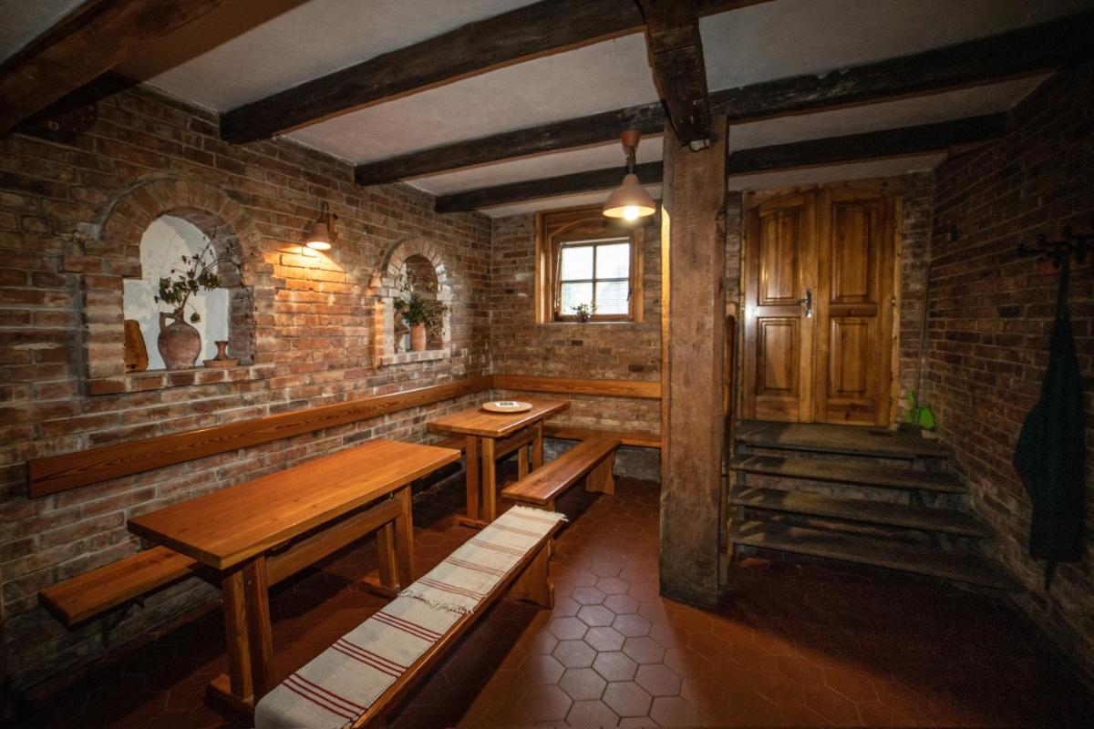 Vinný Sklep U Terezy a Jakuba - Housity