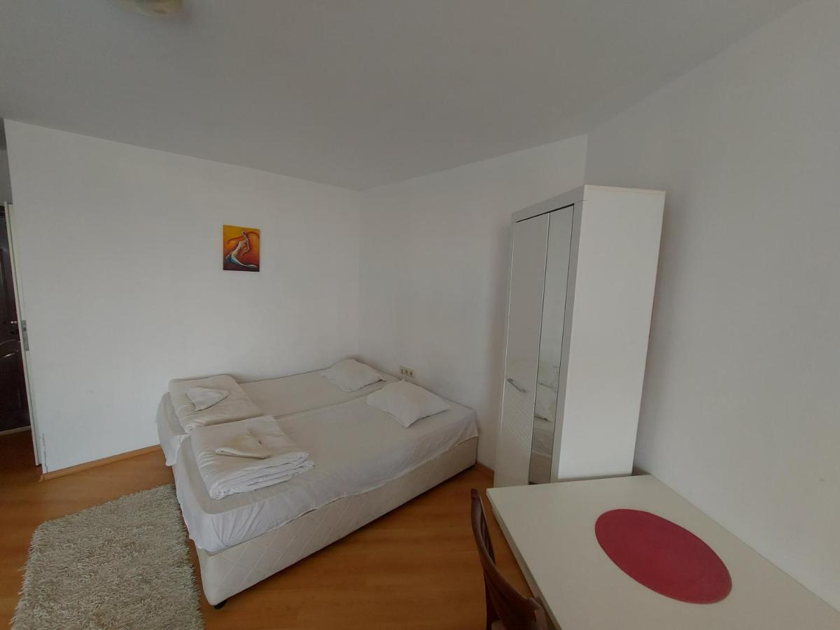 Suitetrails - Studios & Apartments Perla