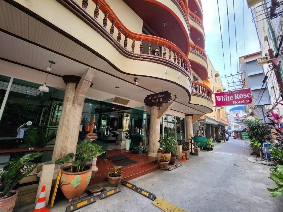 White Rose Hotel II - Housity