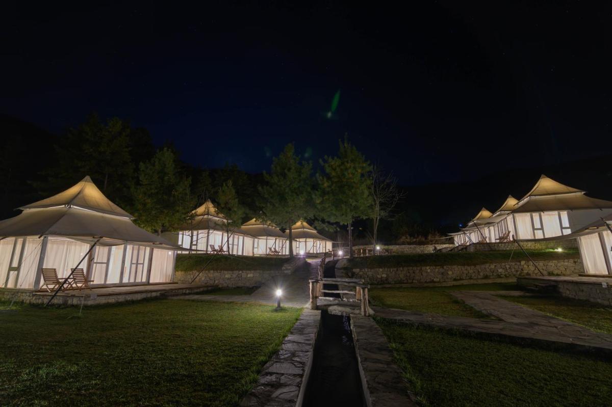 Tenzinling Luxury Villa Tents - Housity