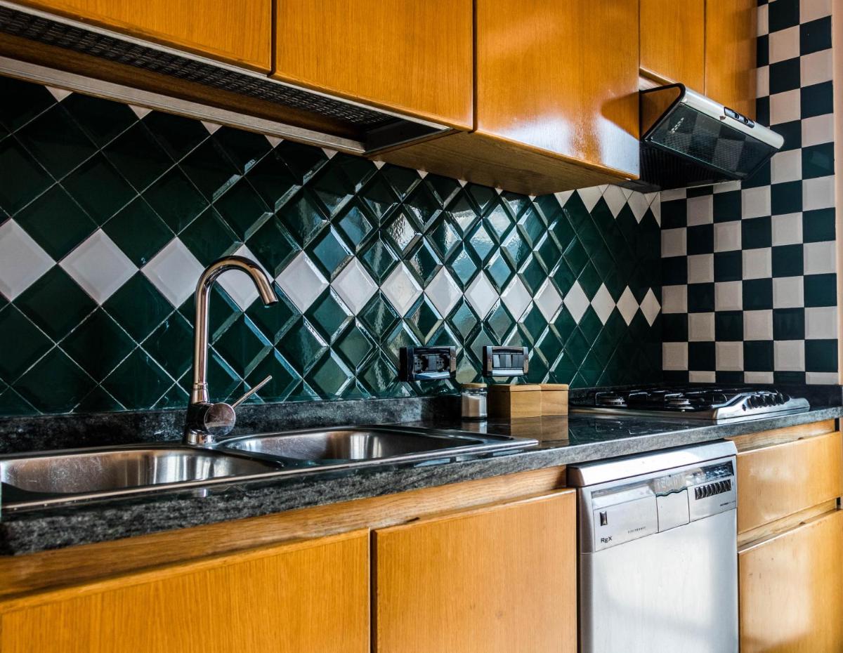 Carla Suite Sorrento - Housity