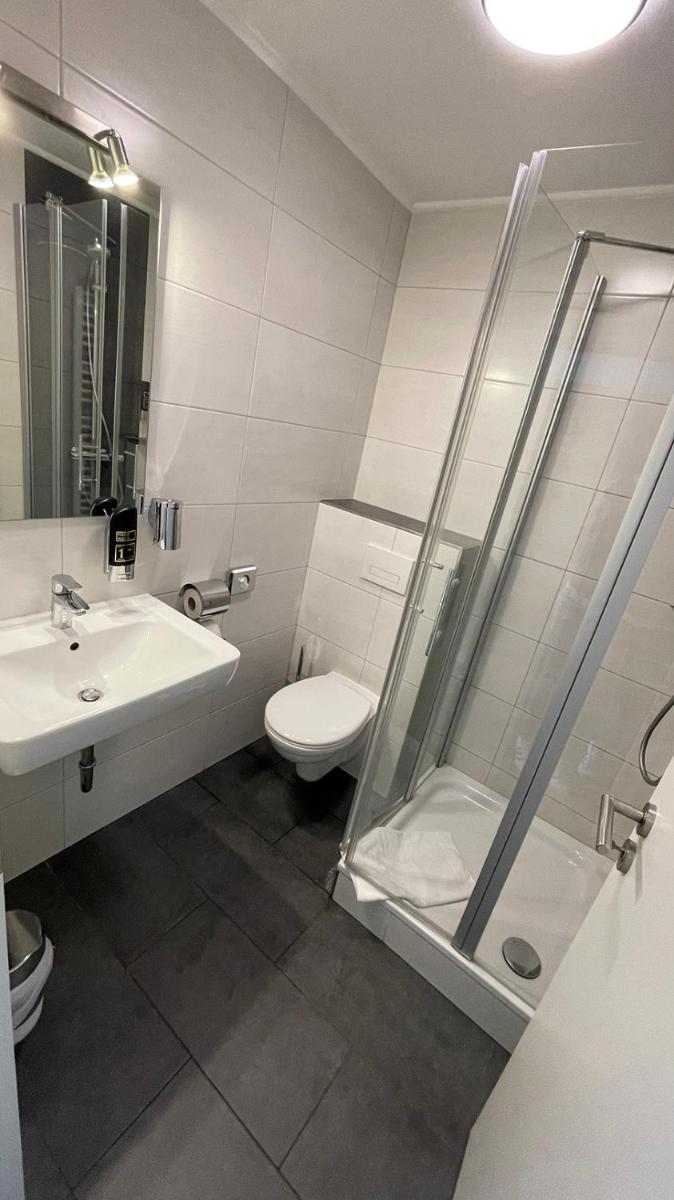 Hotel Restaurant Haus Zwicker - Housity