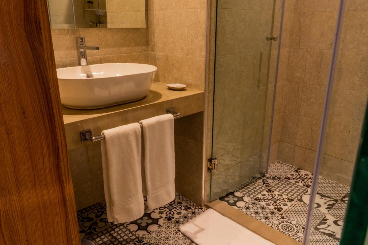 Urban Hotel & Spa - Housity