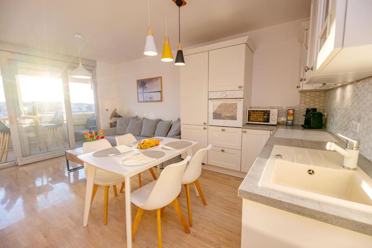 Apartment Sundowner - Housity