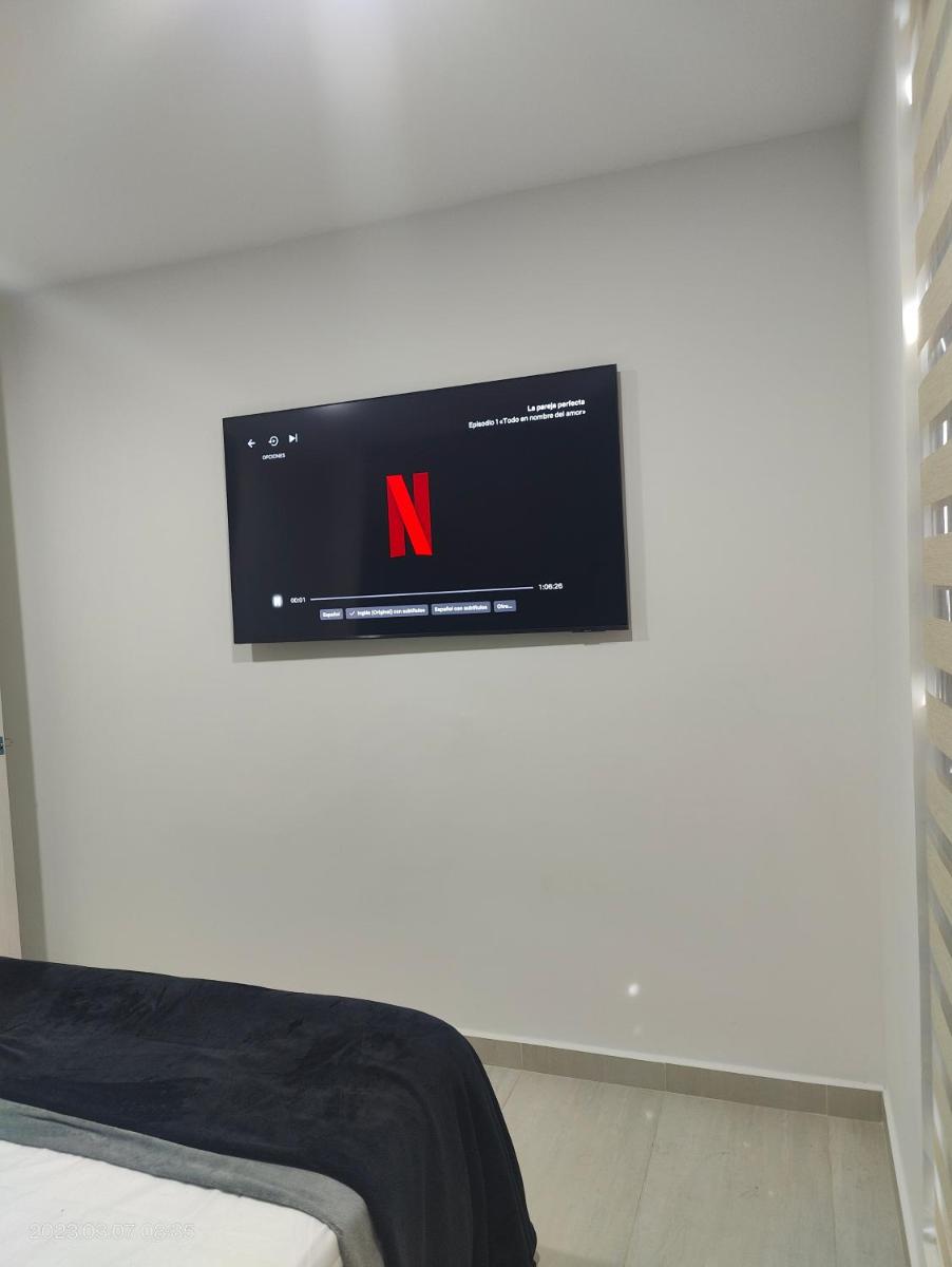 Apartamento en el norte con parqueadero y vista - Housity