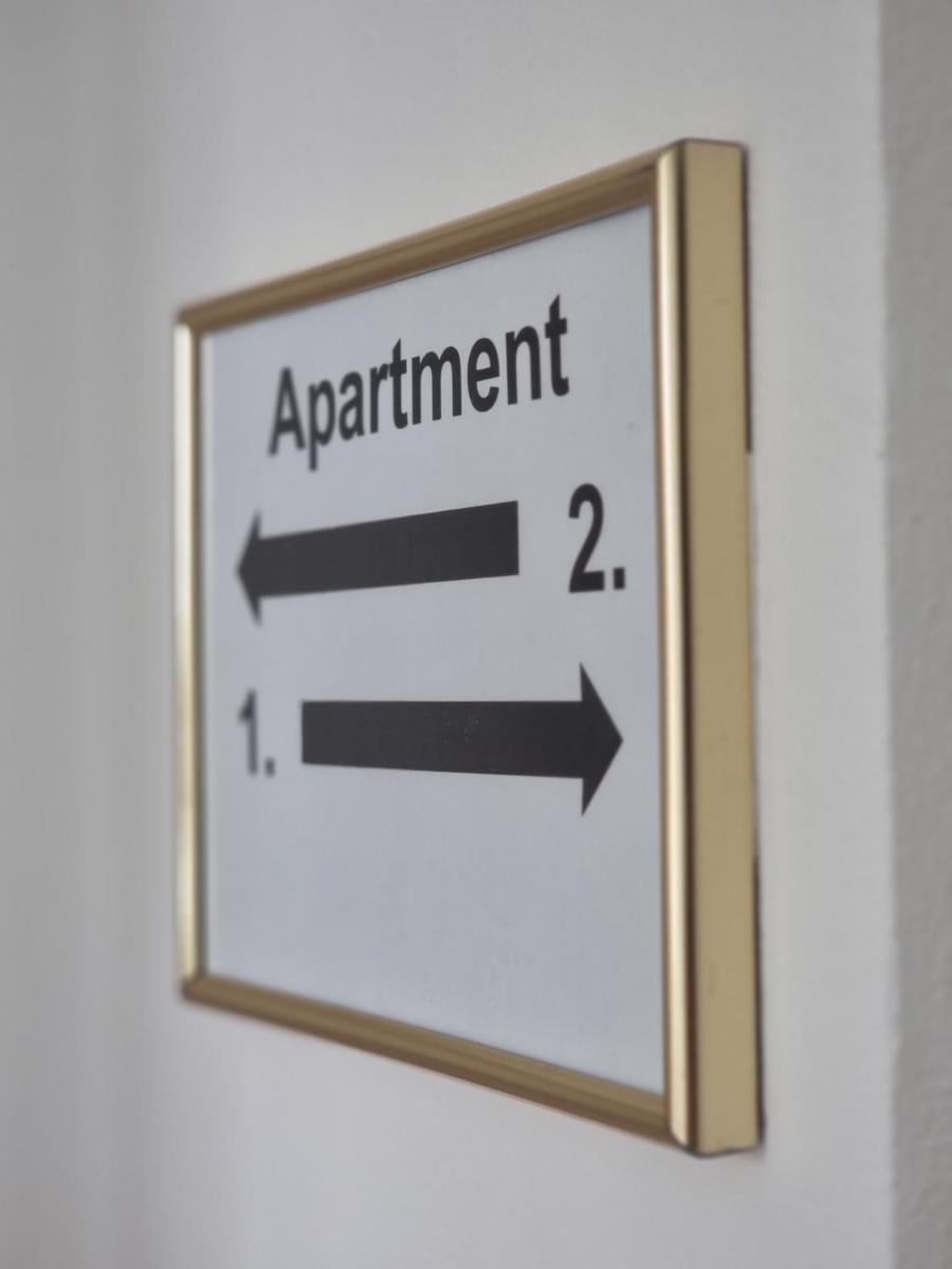 Spacious apartment near hockey and football arena - Housity