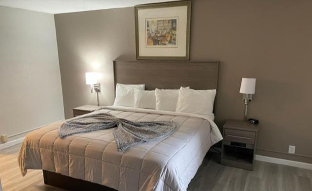 Suitetrails - Whalers Inn and Suites