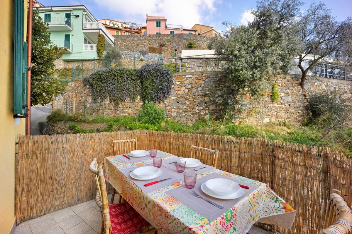 The Family Free Parking in Alassio - Housity