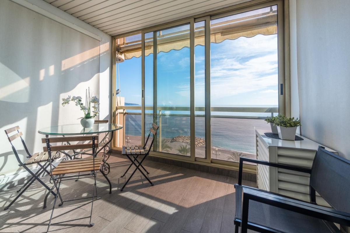 SEA FRONT - panoramic sea view studio with terrace - Housity