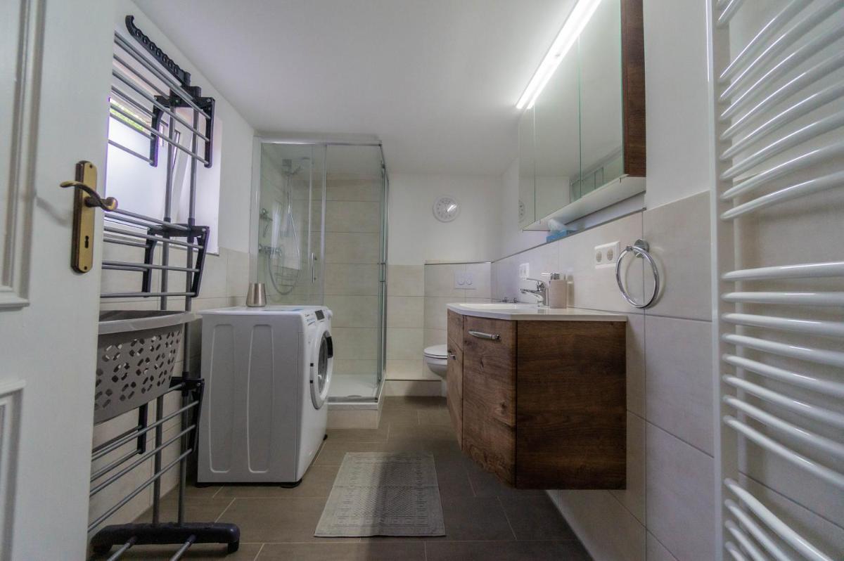 Sali - Am Ziegelhof komplett saniert, große Terrasse, schnelles WLAN, Streaming - Housity