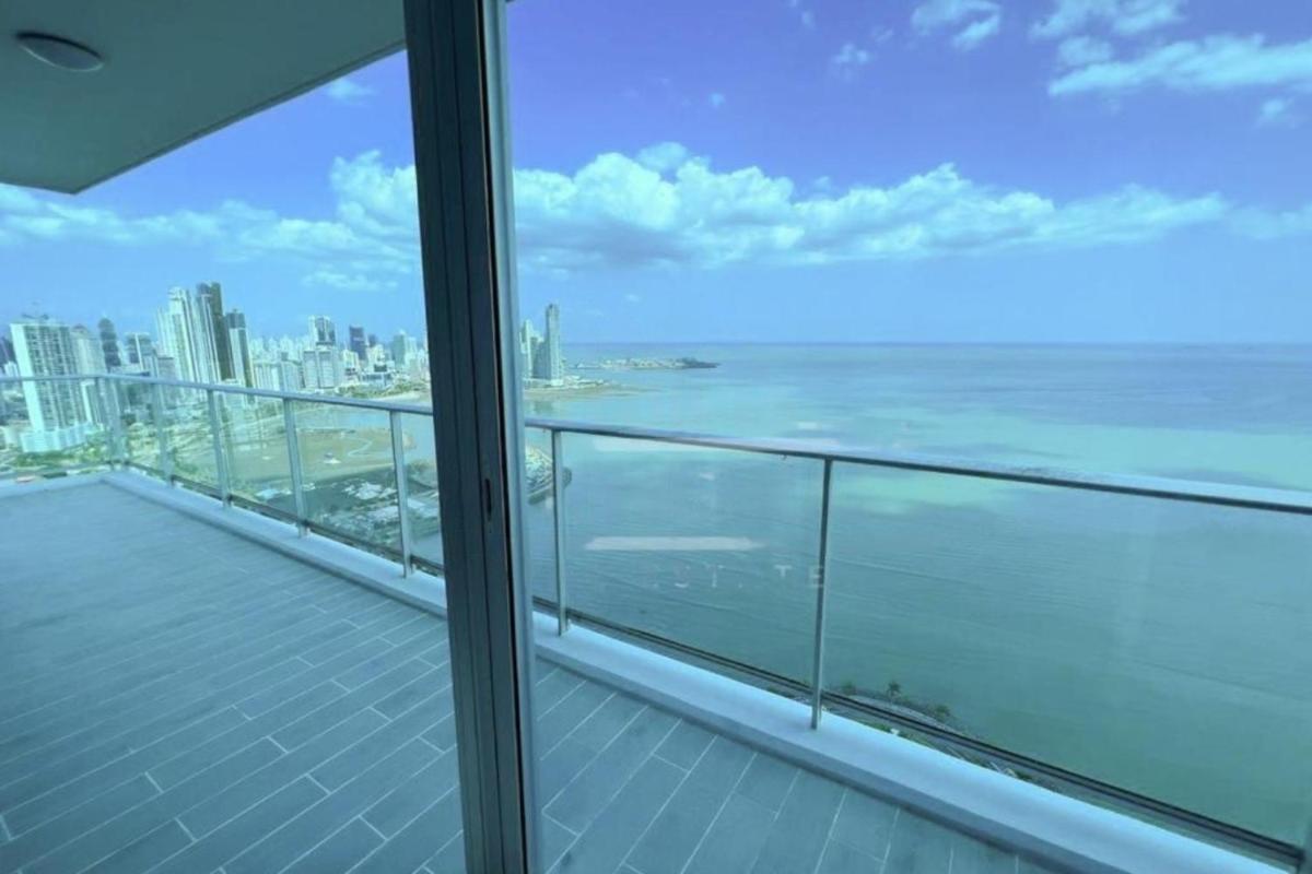 Apartamento Amoblado en Cinta costera Panama largas estadias - Housity