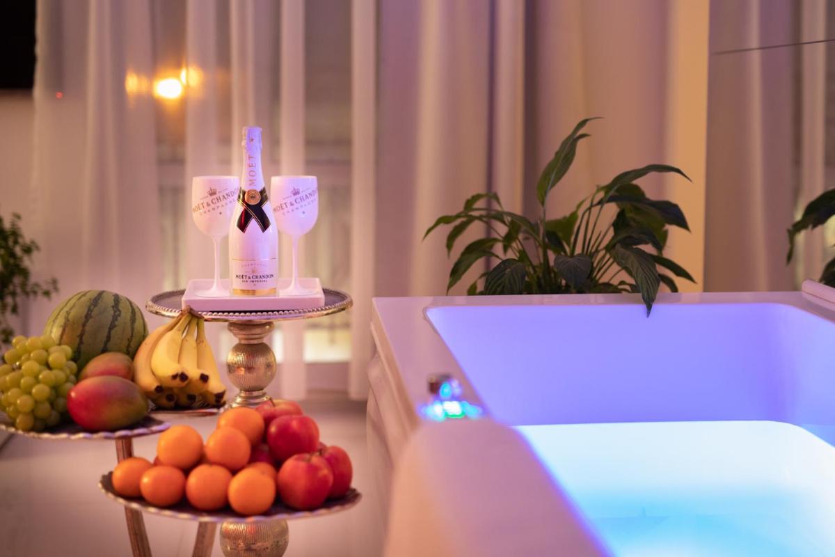 Apartament Sensual SAUNA&JACUZZI Poznań Stare Miasto - Housity