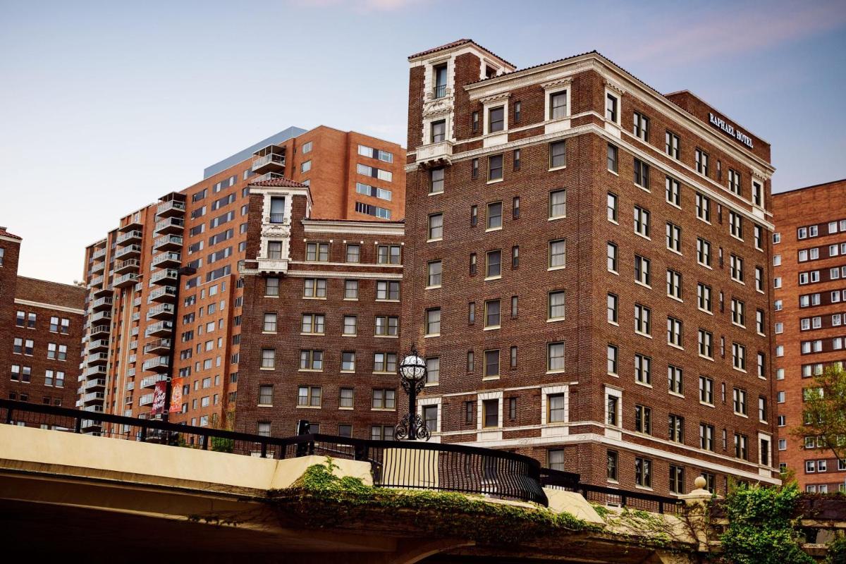 Suitetrails - The Raphael Hotel, Autograph Collection