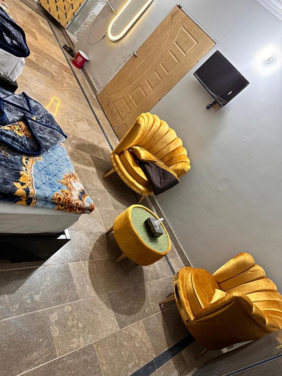 Shelton One Hotel - Housity