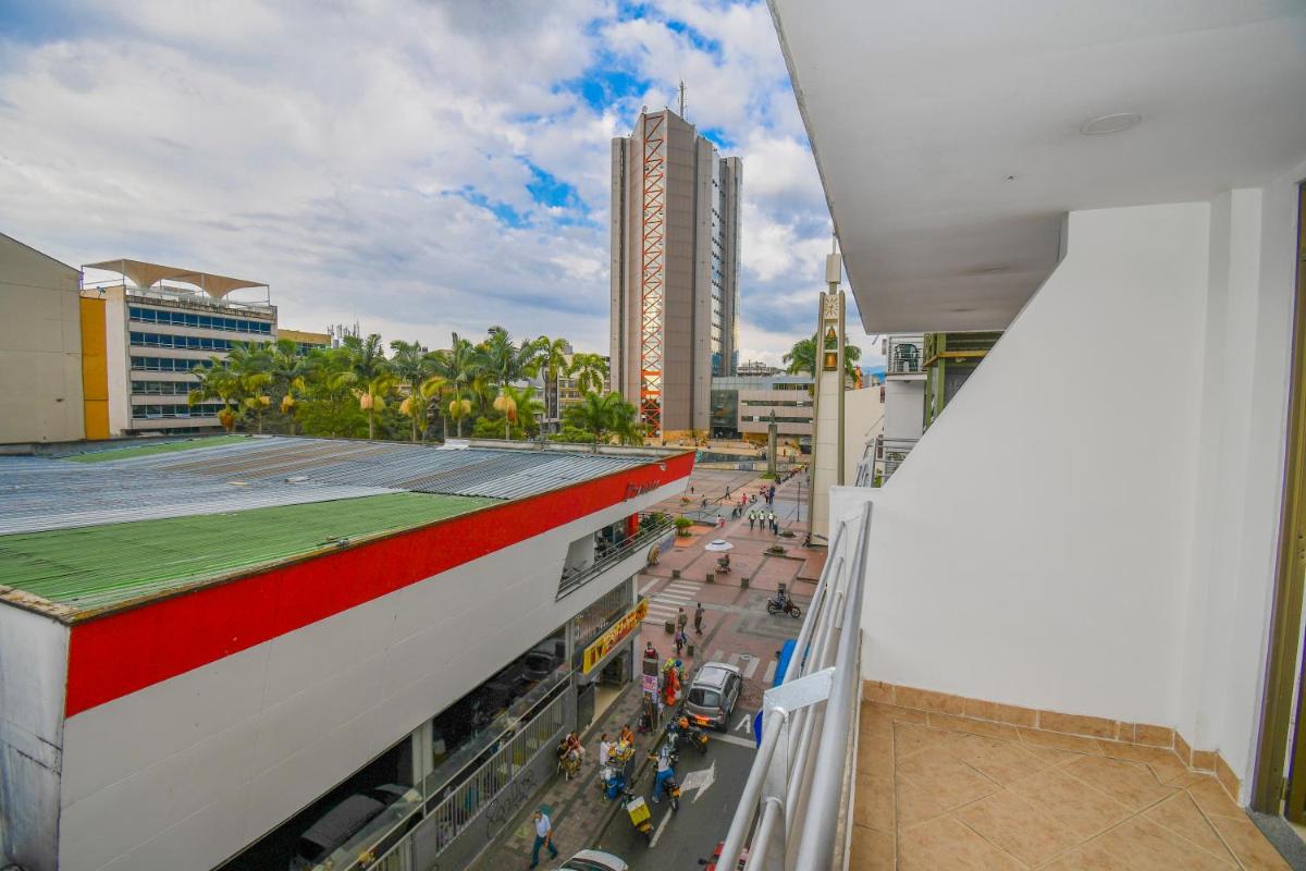 Hotel Toledo Plaza - Housity
