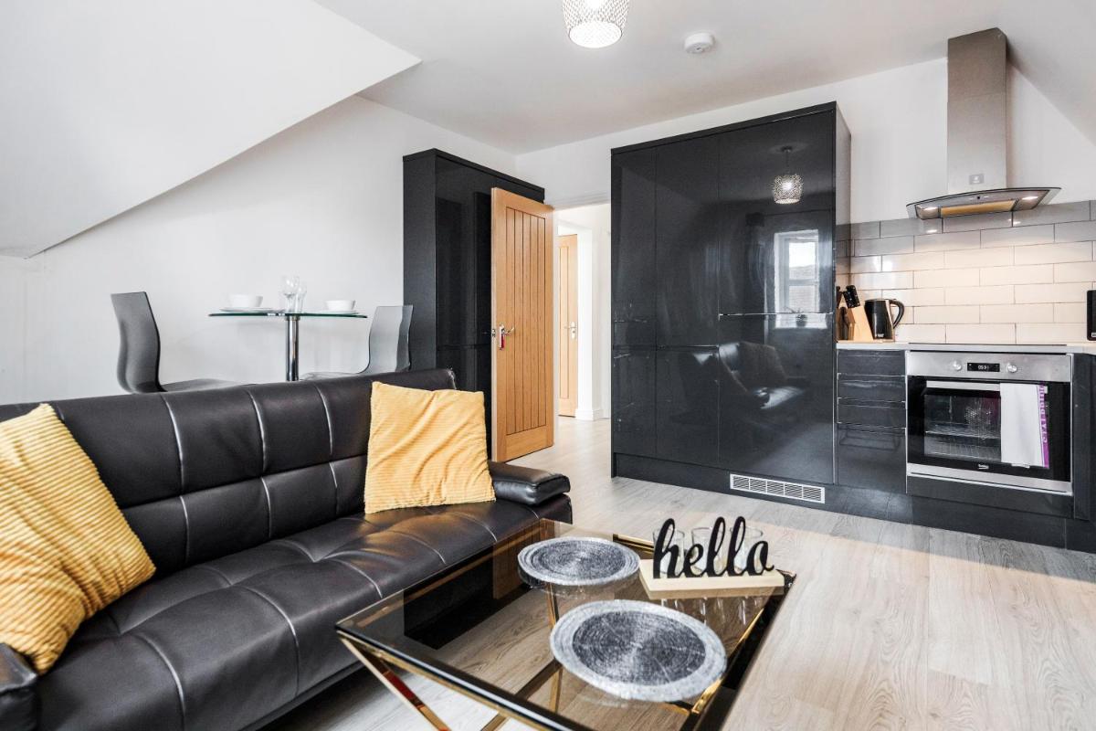 Comfortable 2BR Apartment in Bedford - Housity