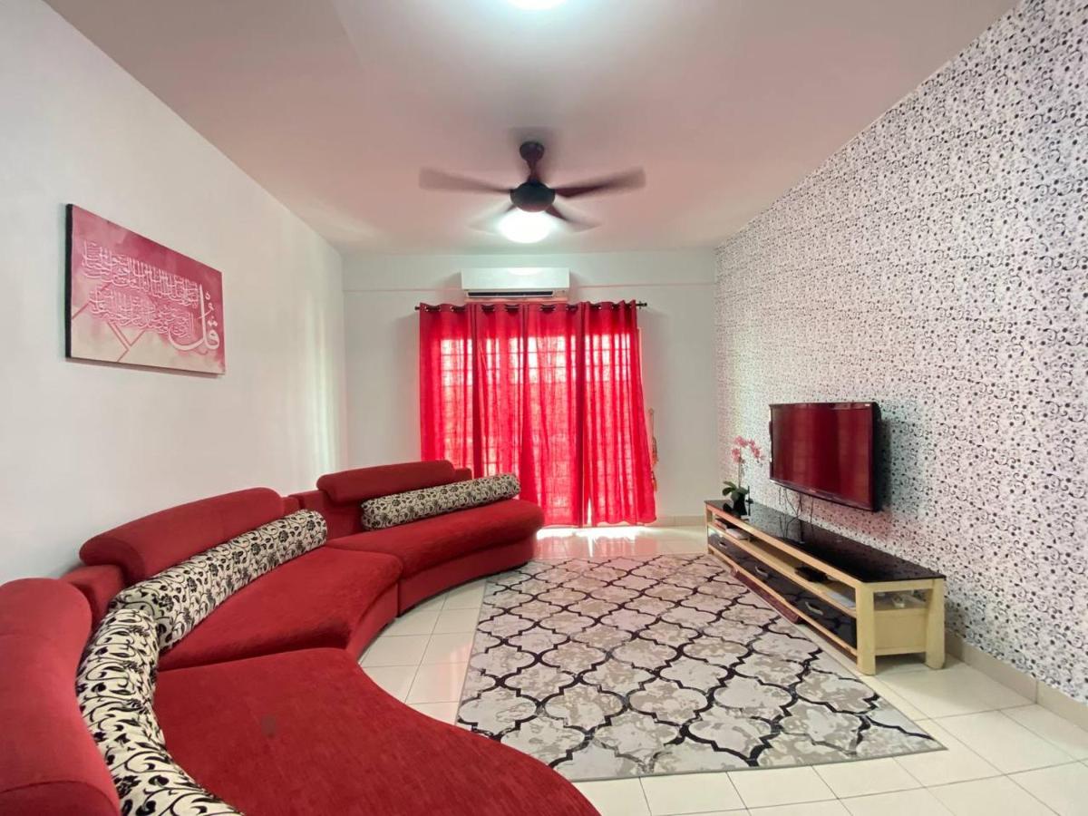 Homestay Juta Mines Seri Kembangan Balakong - Housity