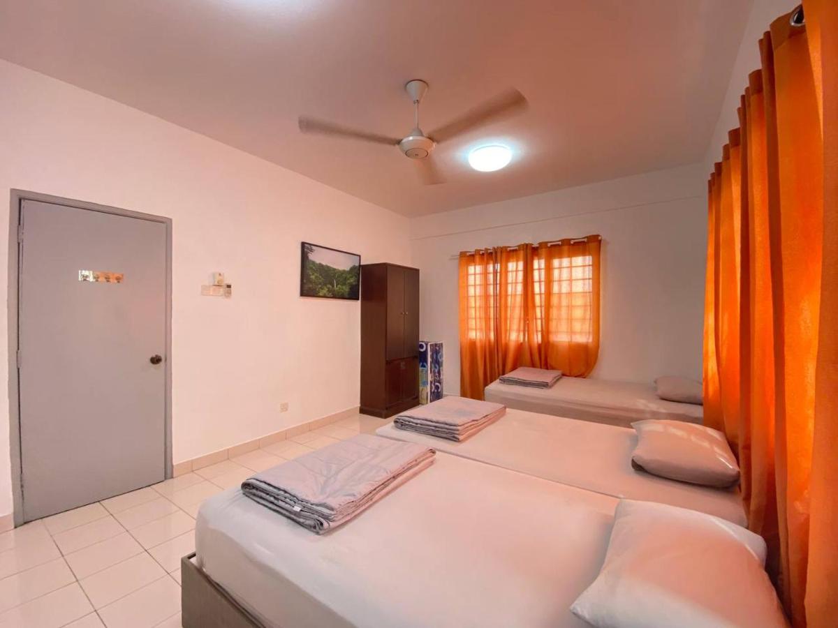 Homestay Juta Mines Seri Kembangan Balakong - Housity