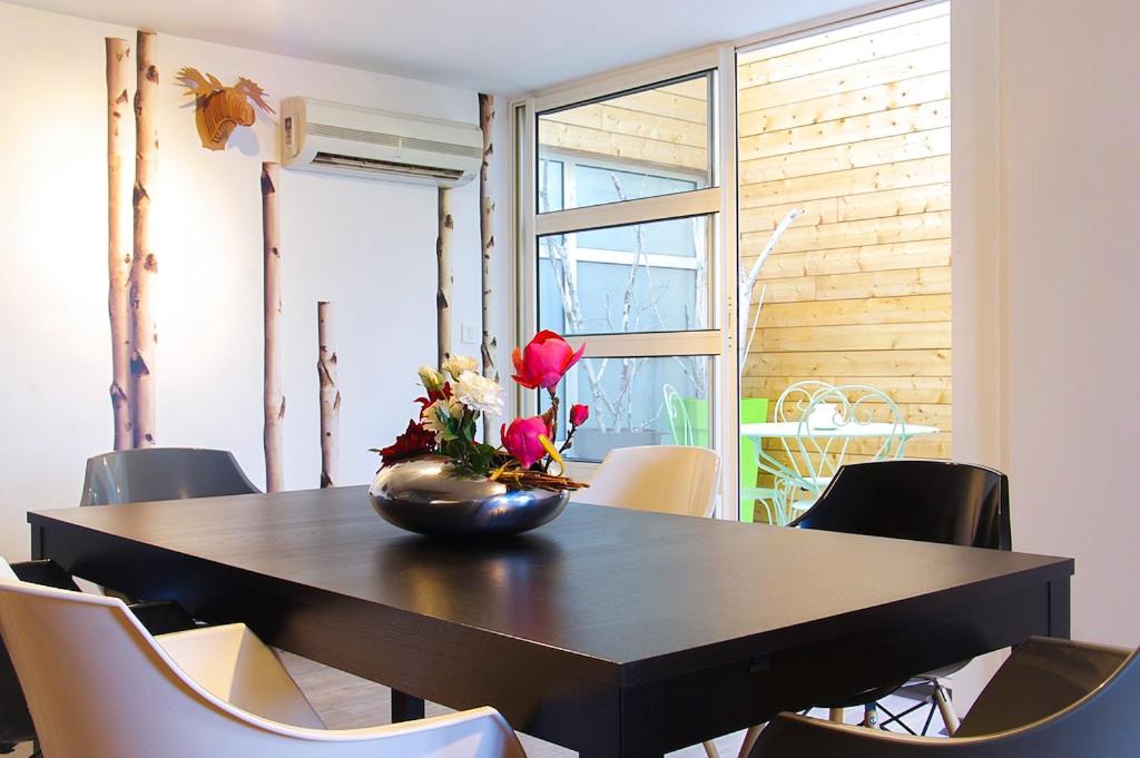 444 Tourny - Appartement 2 chambres avec ascenseur et Parking - Housity
