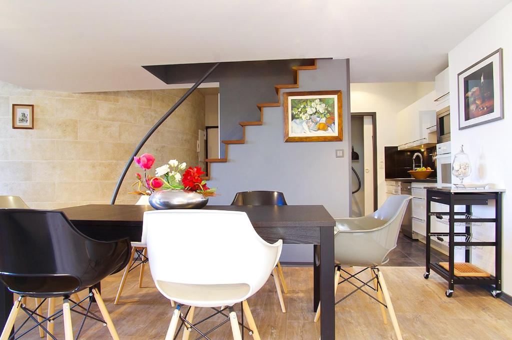 444 Tourny - Appartement 2 chambres avec ascenseur et Parking - Housity