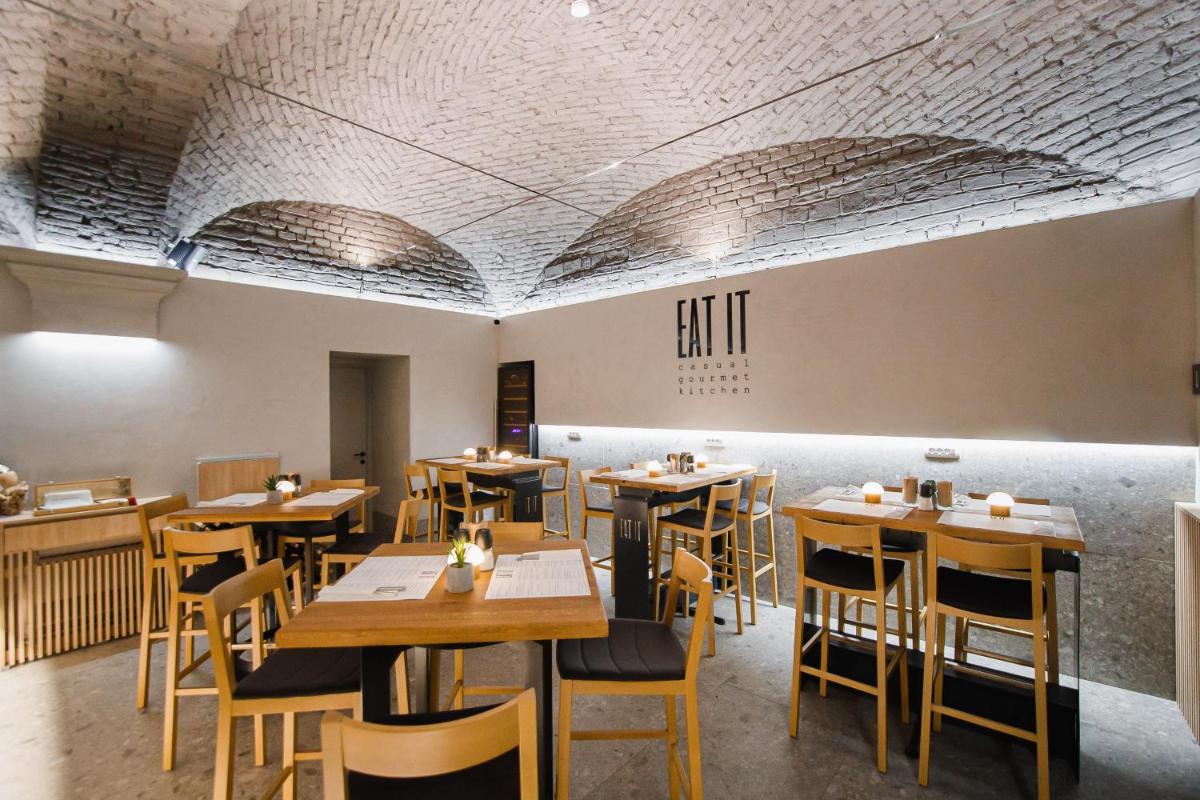 Eat IT cozy downtown apartments - Housity