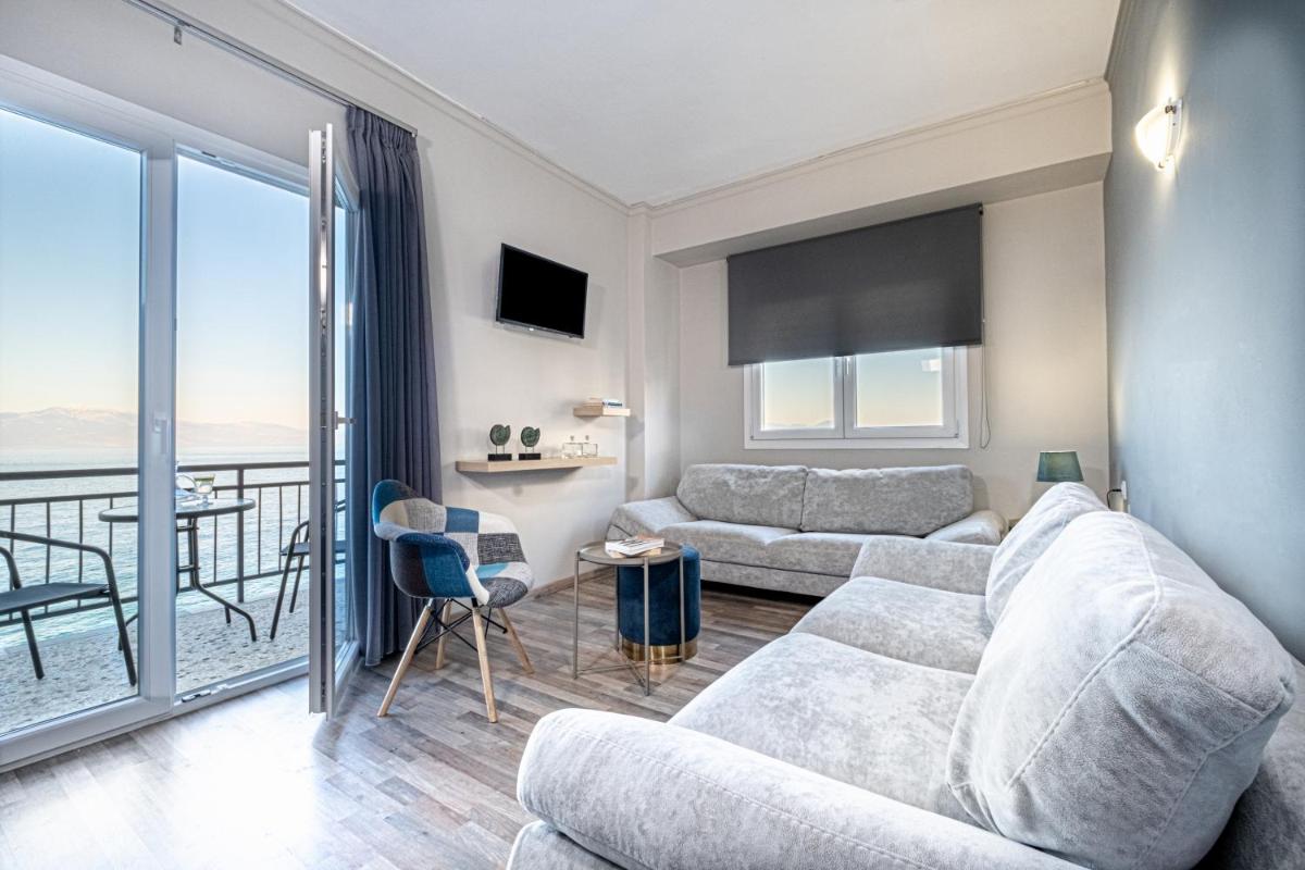 RIVIERA HOTEL - Housity