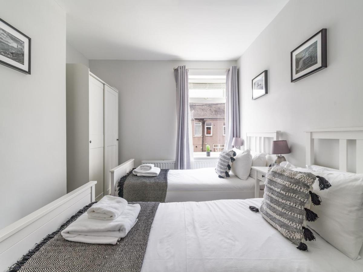 East House - 3 bedroom- Stakeford, Northumberland - Housity