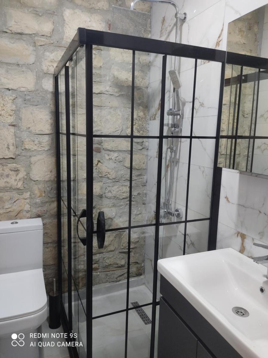 CHAKRA VOURLA HOTEL - Housity