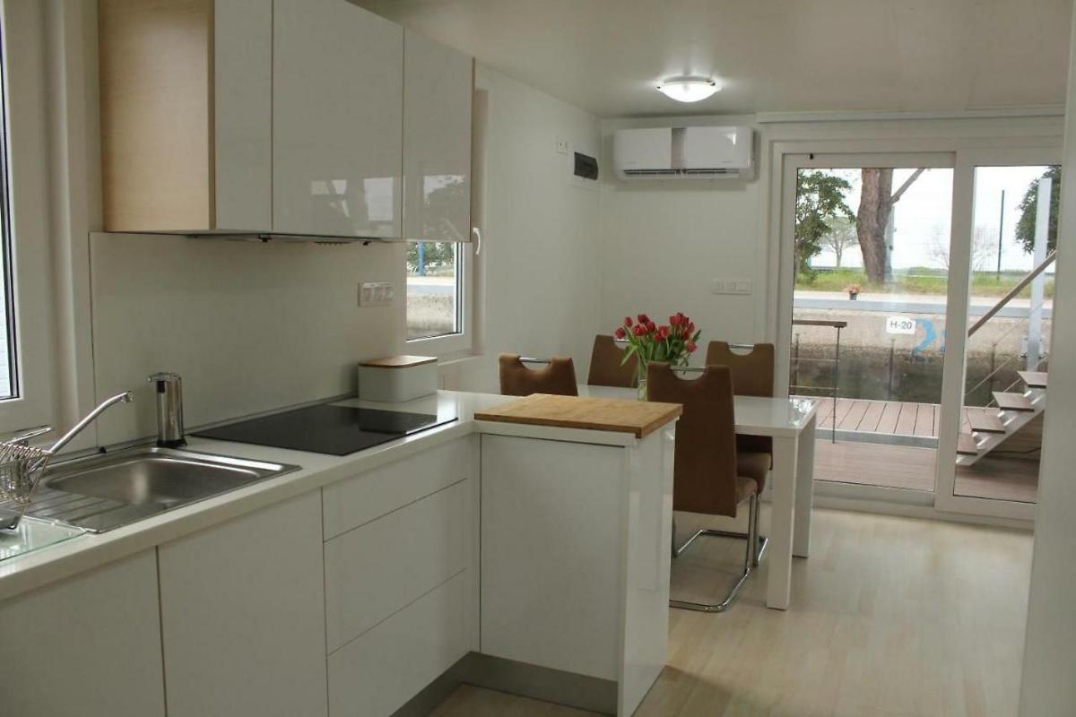Stella blue Floating House Portorož - Housity