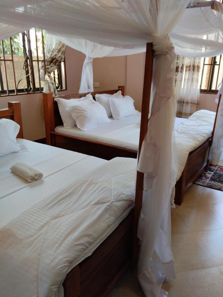 Friend's of manyara wildlife, campsite & lodge - Housity