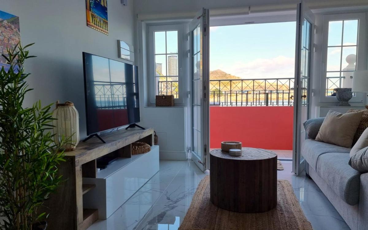 New beachfront duplex - sleeps up to 4 - Housity