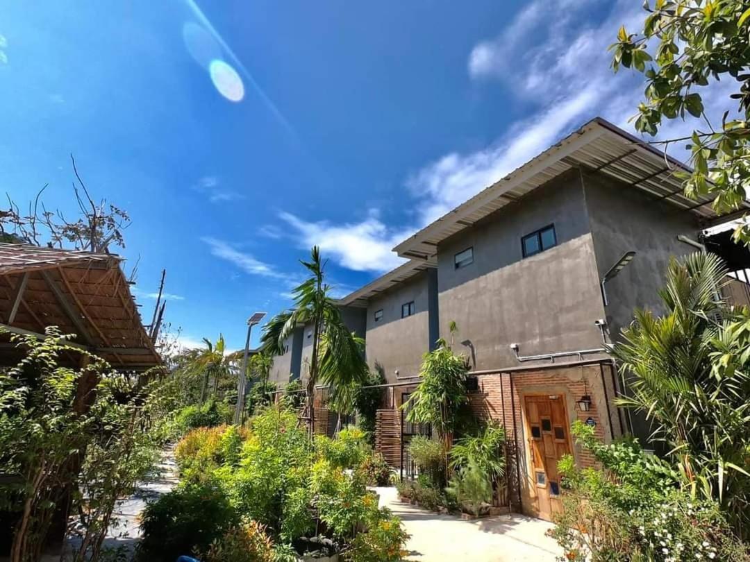 Kram Farmstay - Housity