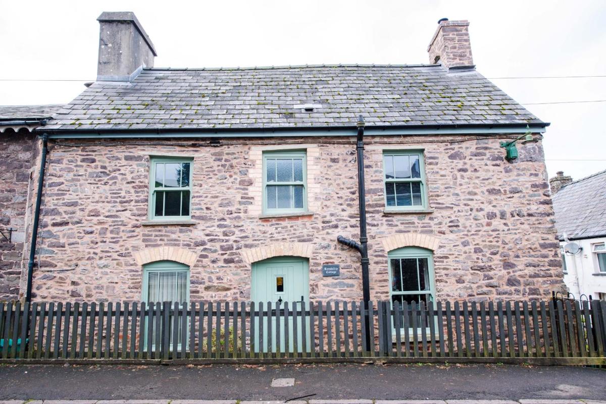 Cosy 2-bed cottage in Defynnog, Brecon - Housity