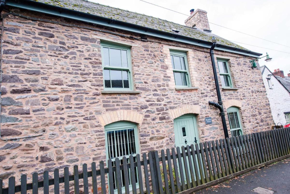 Cosy 2-bed cottage in Defynnog, Brecon - Housity
