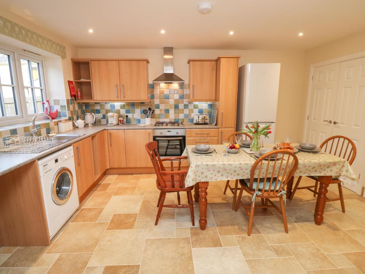 Holly Cottage - Housity