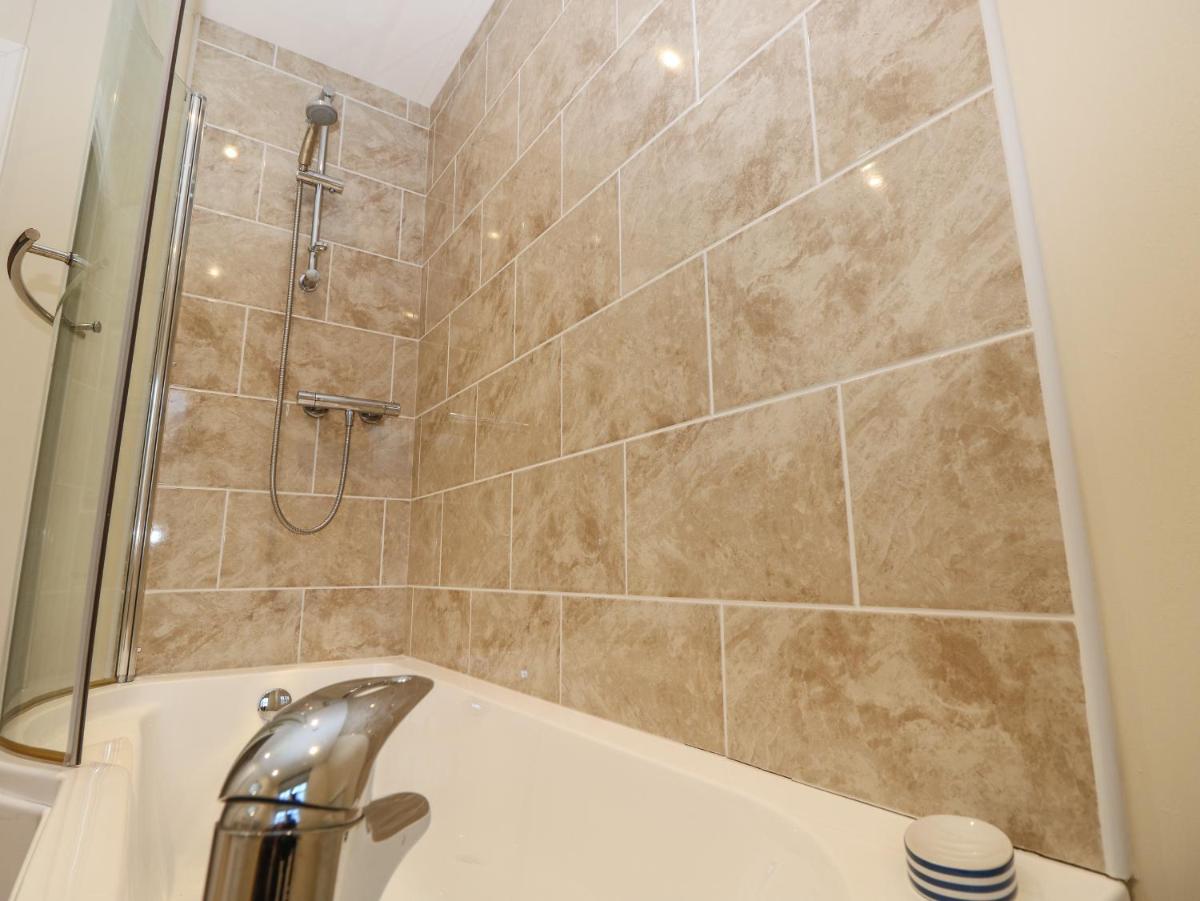 Holly Cottage - Housity