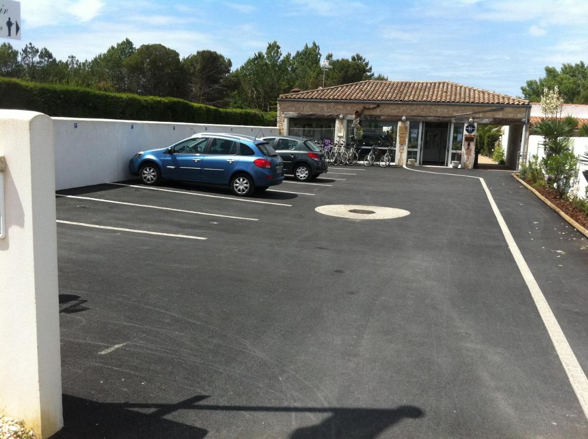 Photo de la galerie de l'établissement Hôtel Restaurant & Spa Plaisir, au Bois-Plage-en-Ré