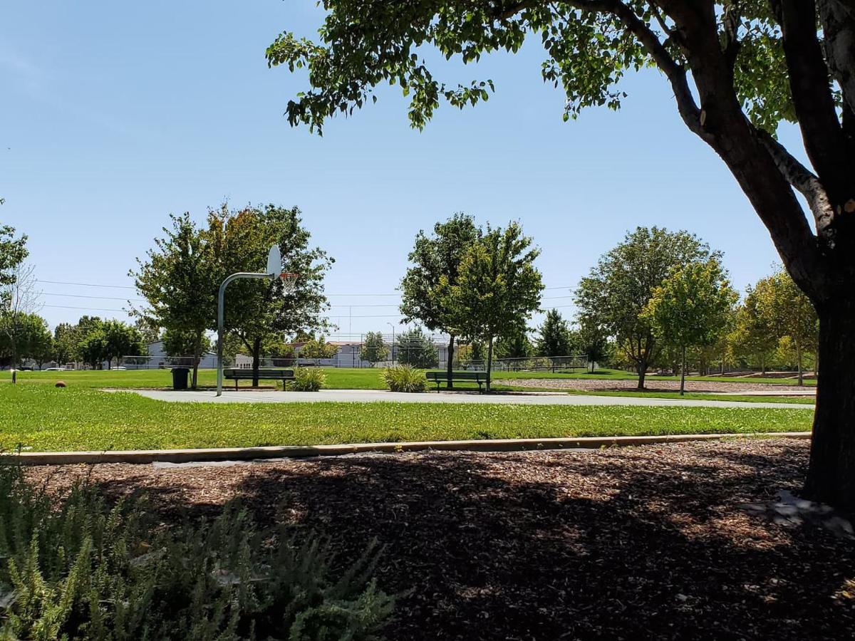 Exclusive Westlake Condo w/ Gym, Pool, Washer & Dryer In Unit & Private Garage - Housity