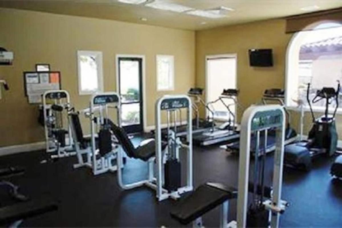 Exclusive Westlake Condo w/ Gym, Pool, Washer & Dryer In Unit & Private Garage - Housity