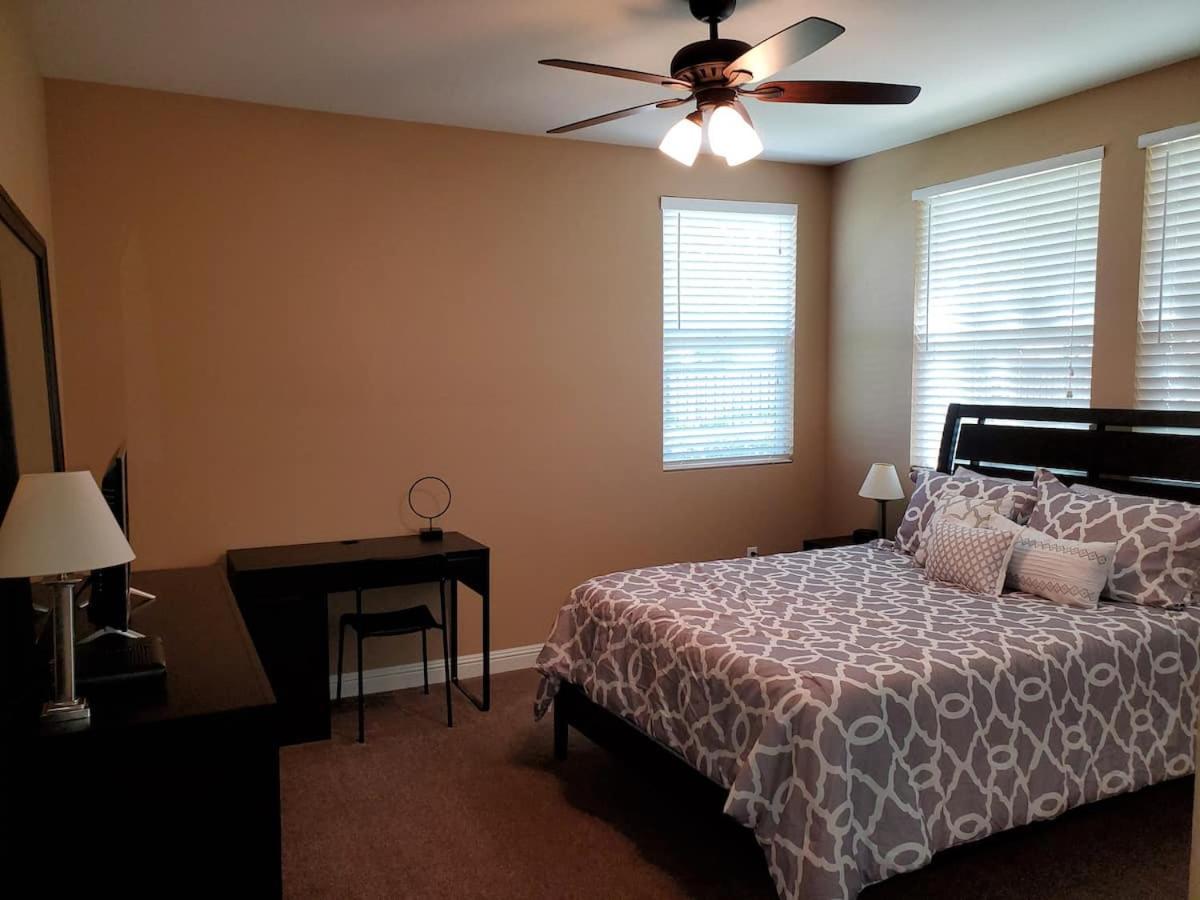 Exclusive Westlake Condo w/ Gym, Pool, Washer & Dryer In Unit & Private Garage - Housity