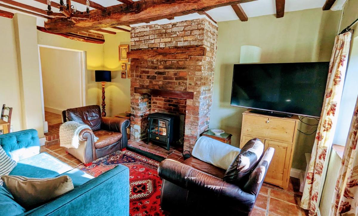 Martha's Cottage - Housity