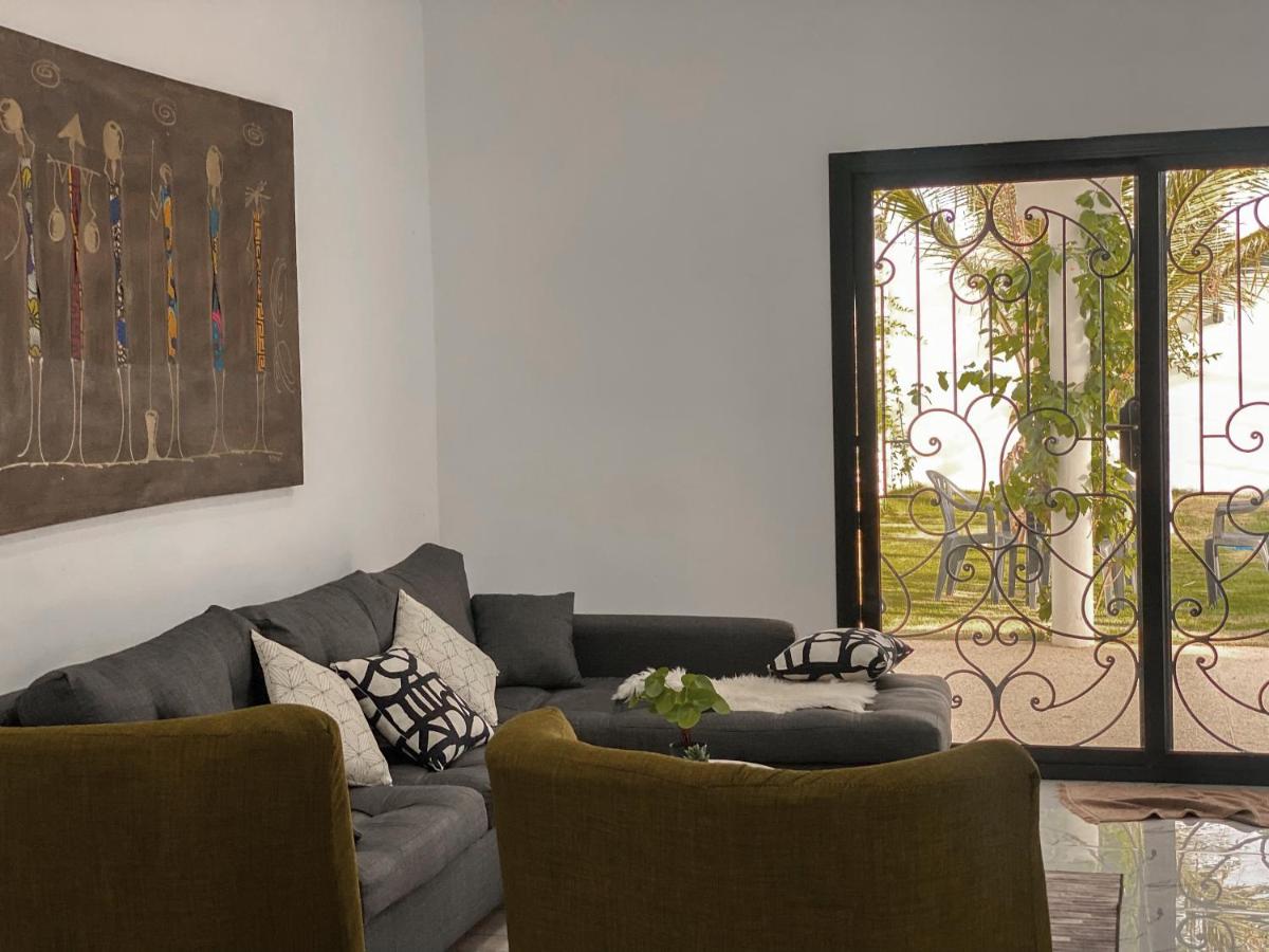 La Baraka, extravagant villa for 8 with pool in Saly - Housity