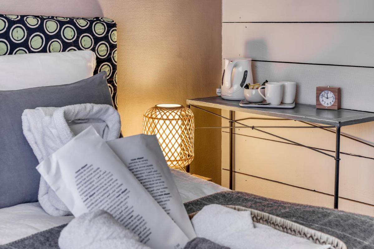 La Féline Blanche Adult Only - Housity