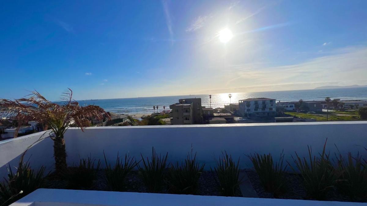 Luxury Condo Downtown Rosarito - Housity