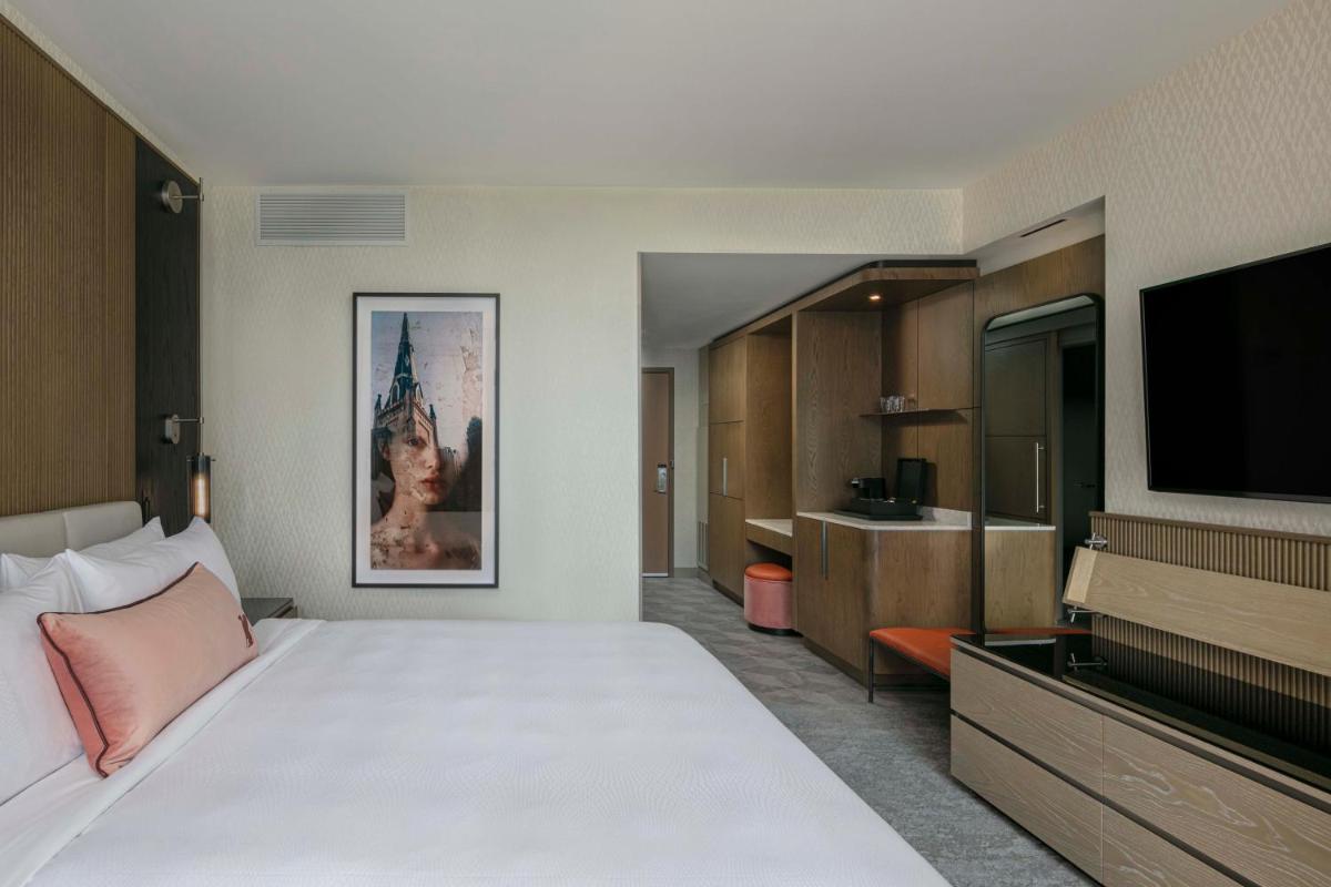 JW Marriott Charlotte - Housity