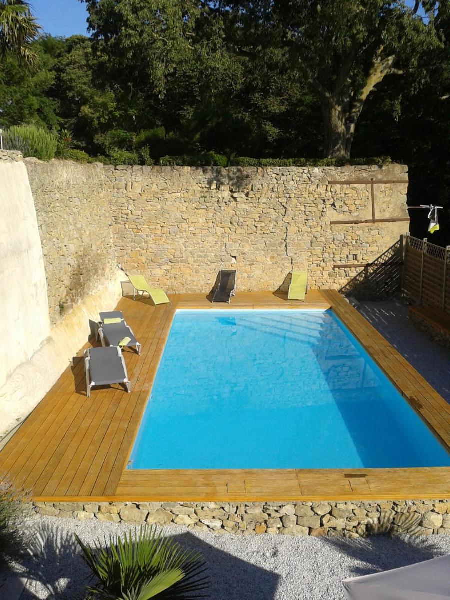 Piscine de l'établissement Logis Hôtel Château De Palaja ou située à proximité