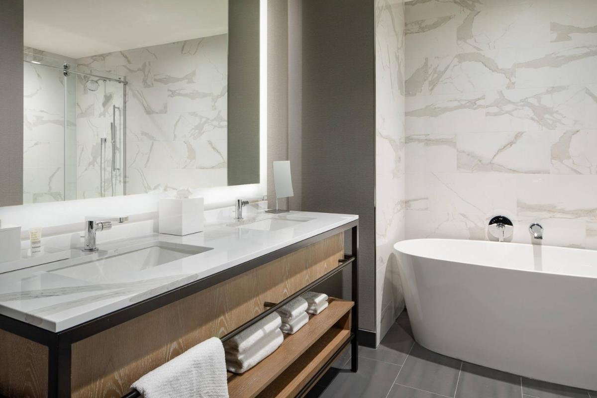Marriott Dallas Uptown - Housity