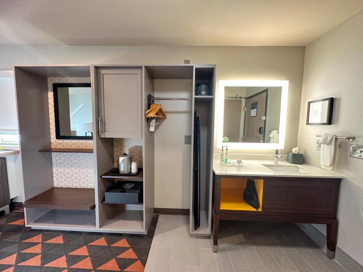 Holiday Inn Kansas City - Downtown by IHG - Hizvo