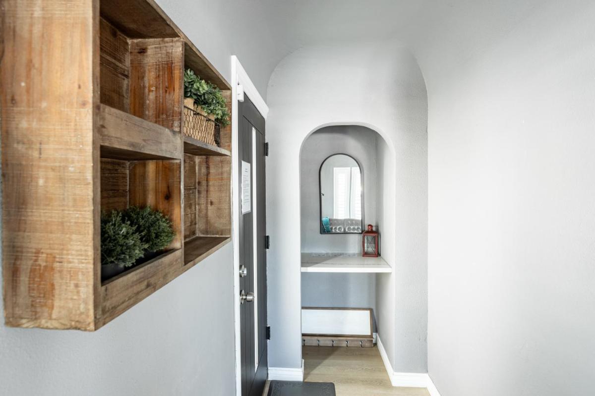 Trendy 1BD 1BTH Hideaway 4 min from SoFi - Housity