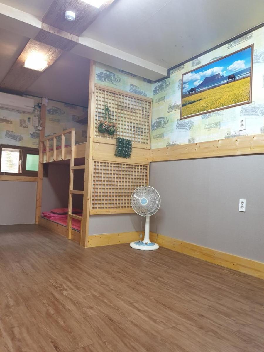 Sandeul Guesthouse - Housity
